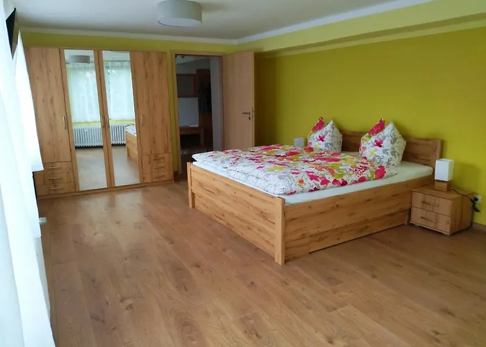 Kreuzgasse Apartman *